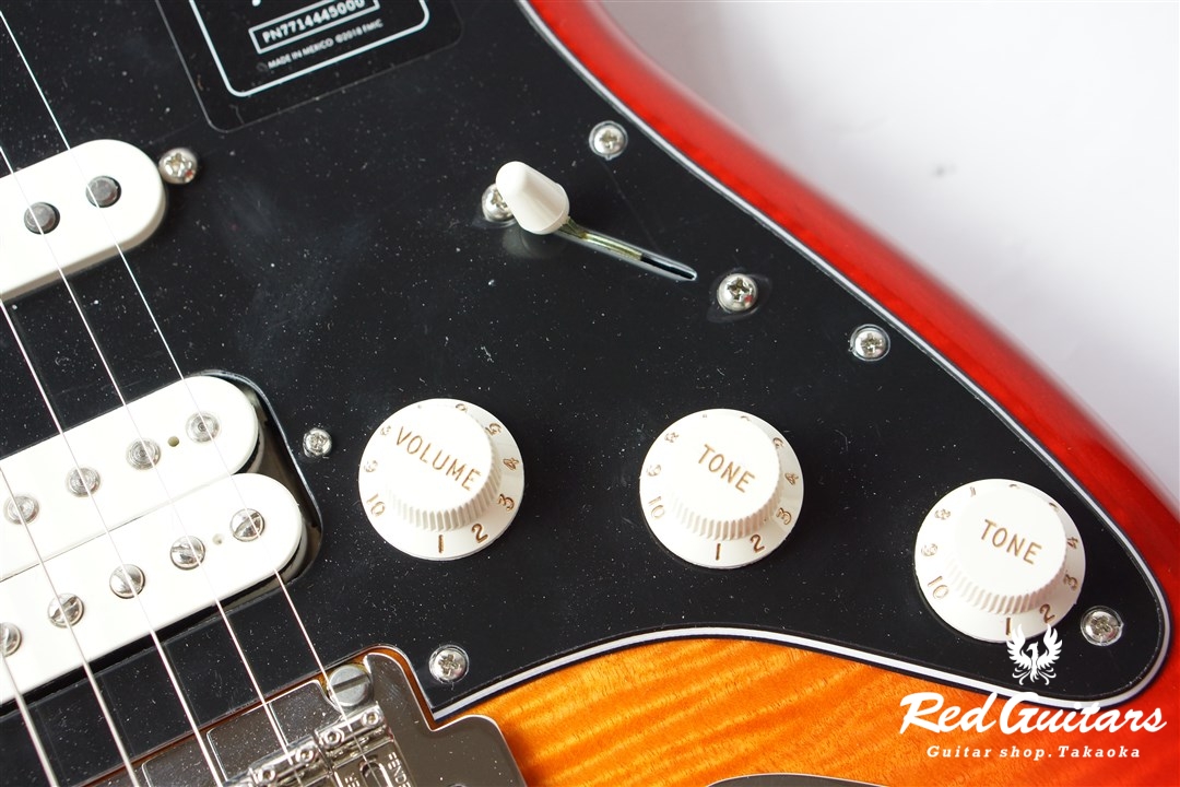 Fender Player Stratocaster HSS Plus Top - Aged Cherry Burst